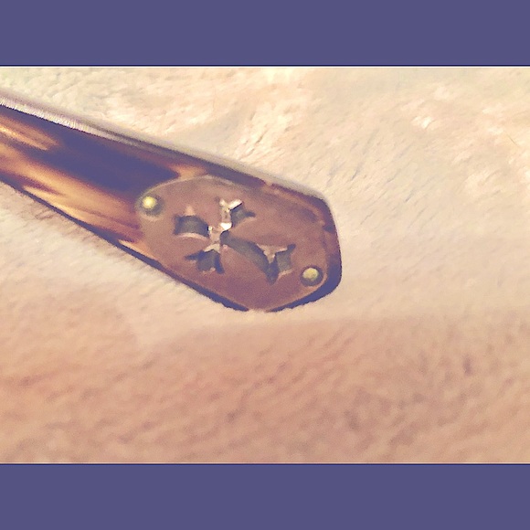 GENUINE DIAMOND accent CHROMED HEART Sunglasses With original case and wipe. - Picture 4 of 15